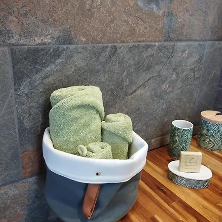 2 Pers Piscine Guest house