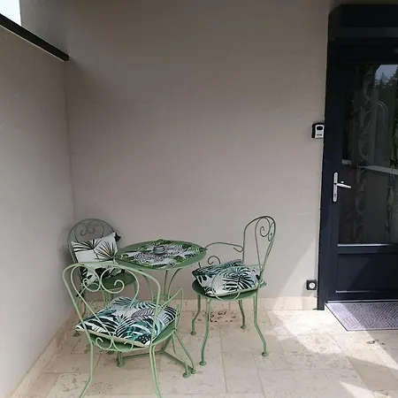 2 Pers Piscine Guest house 3*